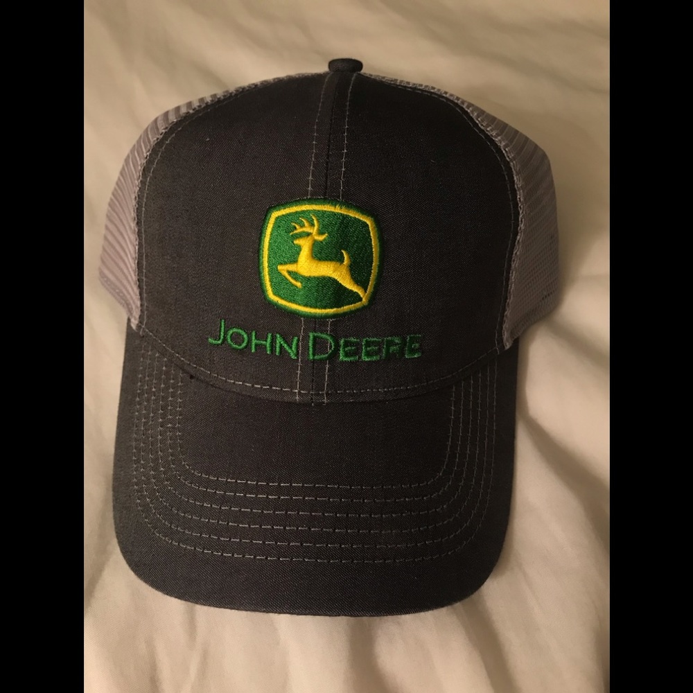 NWT John Deere Embroidered Strap Snack Back Gray Trucker Hat Mesh 100% Cotton